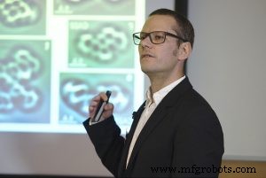 IBM et scientifiques de Warwick capturent la première image haute résolution de triangulène, molécule triangulaire hautement réactive
