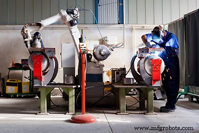 Soudage Robotisé vs Manuel : Améliorer Qualité, Efficacité et Sécurité