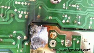 Comment détecter les dommages de surchauffe sur les circuits imprimés : guide pratique