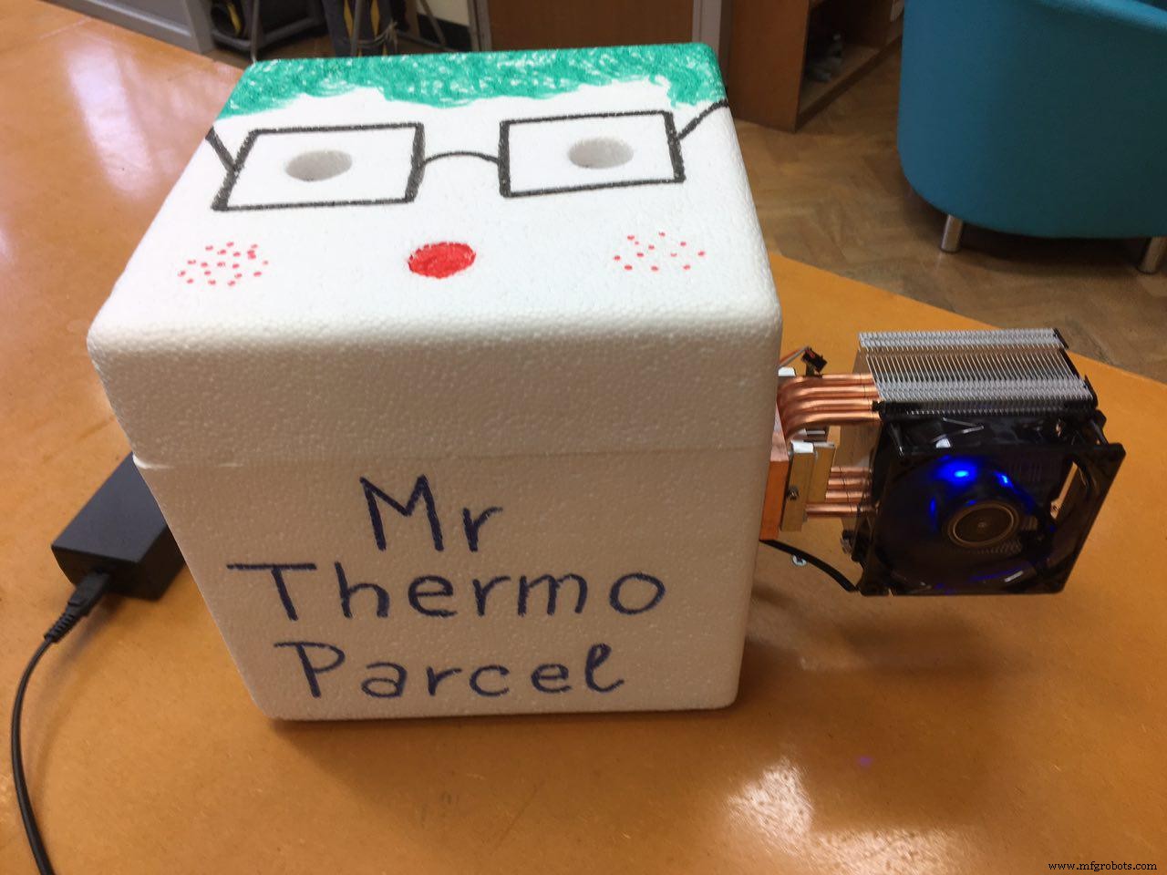 Conteneur de transport d échantillons à température contrôlée avec capteur PT-100 et Arduino UNO