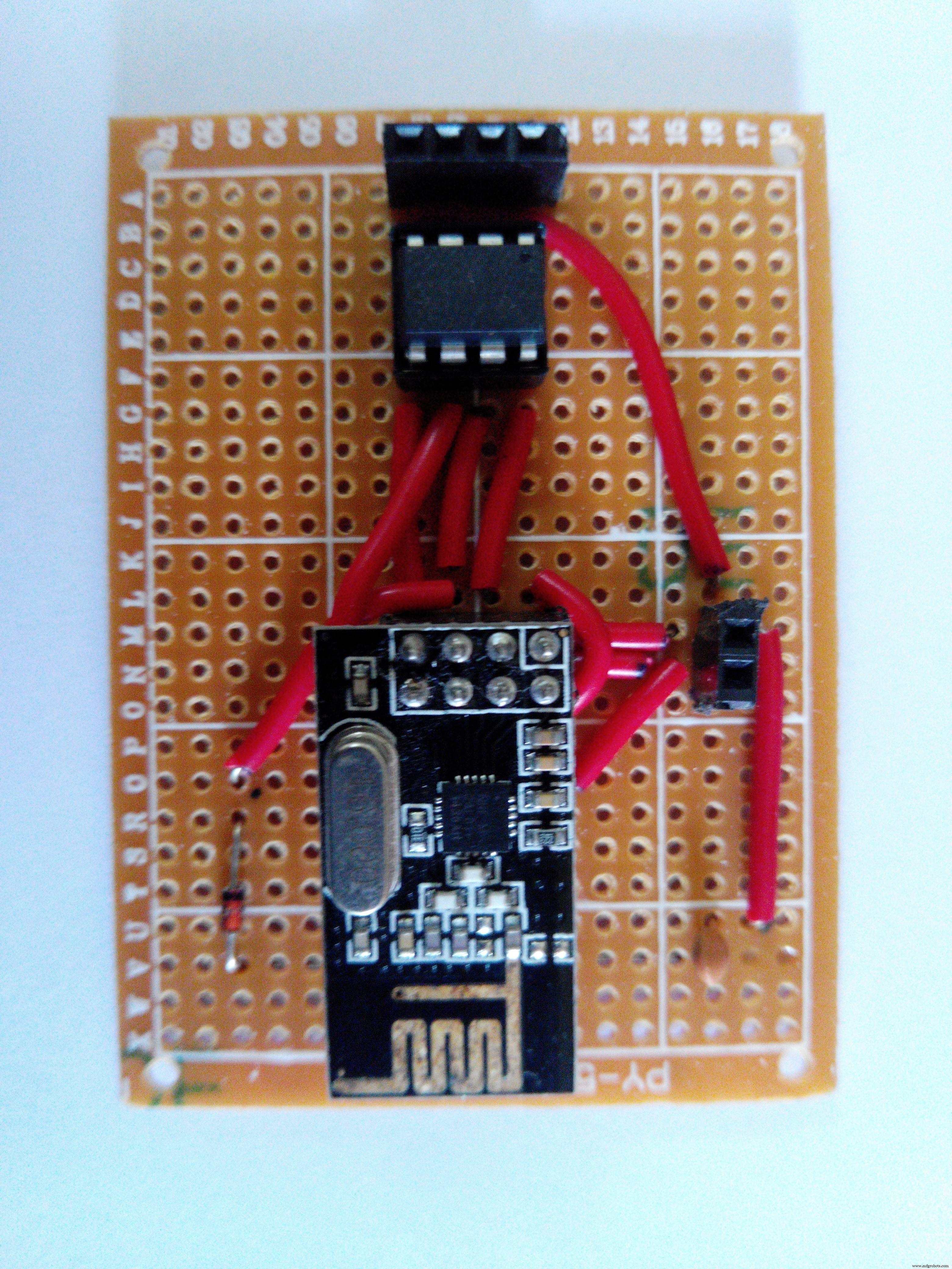 Transmission sans fil de capteur 3 broches avec nRF24L01+ et ATtiny85