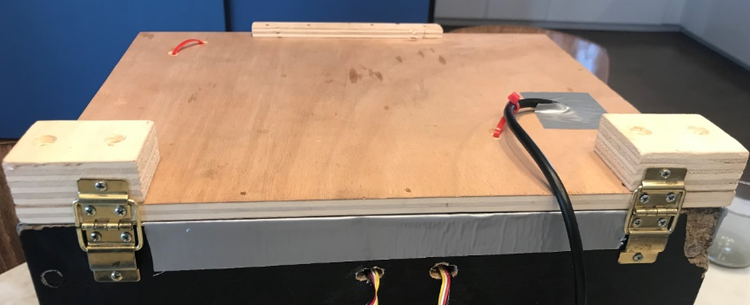 Dispositif de désinfection de masques UV-C et chaleur piloté par Arduino