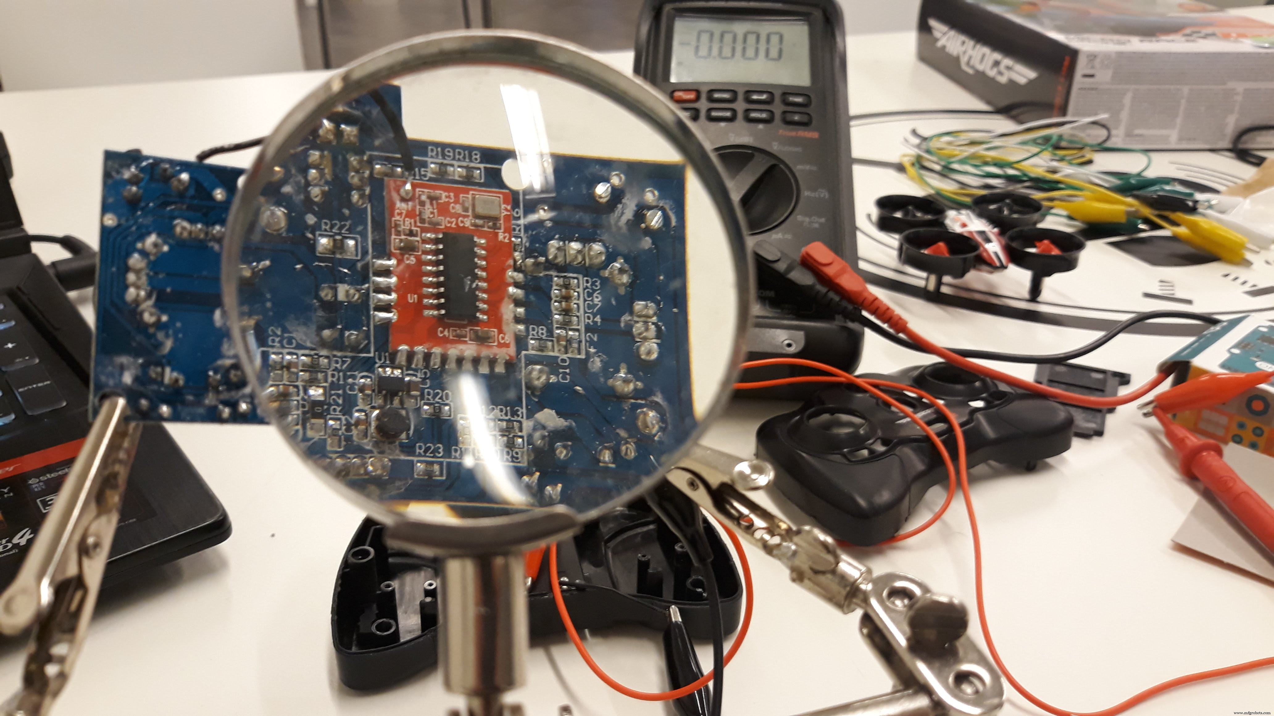 Drone piloté par la pensée : utiliser l EEG pour faire voler un micro drone de course