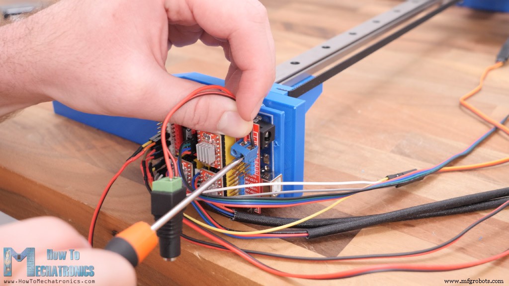 Construire votre propre traceur CNC à changement d outil automatique – Tutoriel Machine à Dessiner DIY