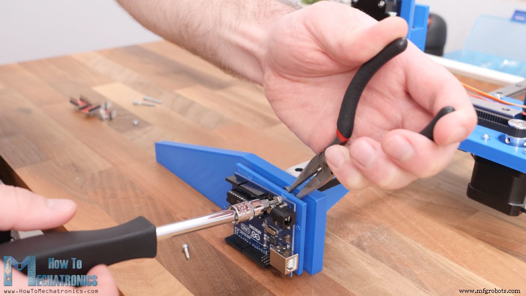 Construire votre propre traceur CNC à changement d outil automatique – Tutoriel Machine à Dessiner DIY