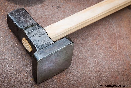 Outils de forgeage : types, usages et applications dans la fabrication