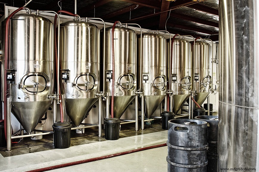 Comment les alliages métalliques façonnent la saveur de la bière artisanale
