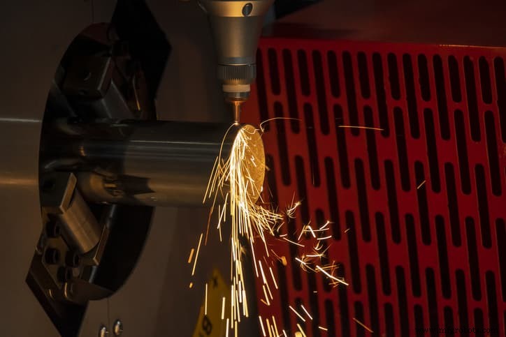 Découpe laser de tôle : maîtriser les fondamentaux de la fabrication de précision