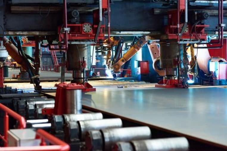Stratégies efficaces pour réduire les coûts de fabrication en tôlerie