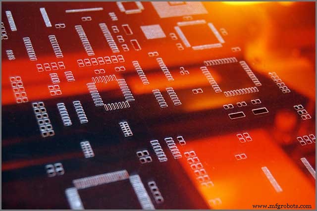 Maîtriser les Pochoirs PCB : Guide Complet pour un Brasage de Précision