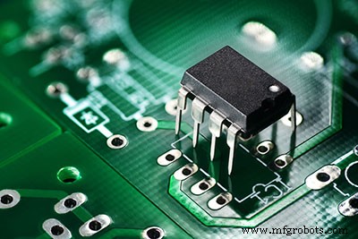 Le rôle crucial de la technologie traversante métallisée (PTH) dans la fabrication PCB moderne