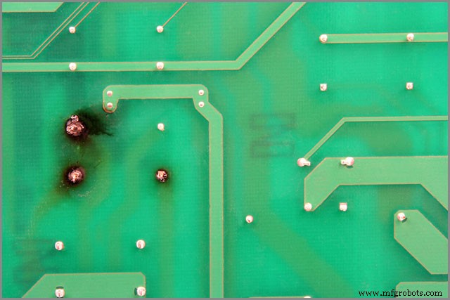 Le rôle crucial de la technologie traversante métallisée (PTH) dans la fabrication PCB moderne