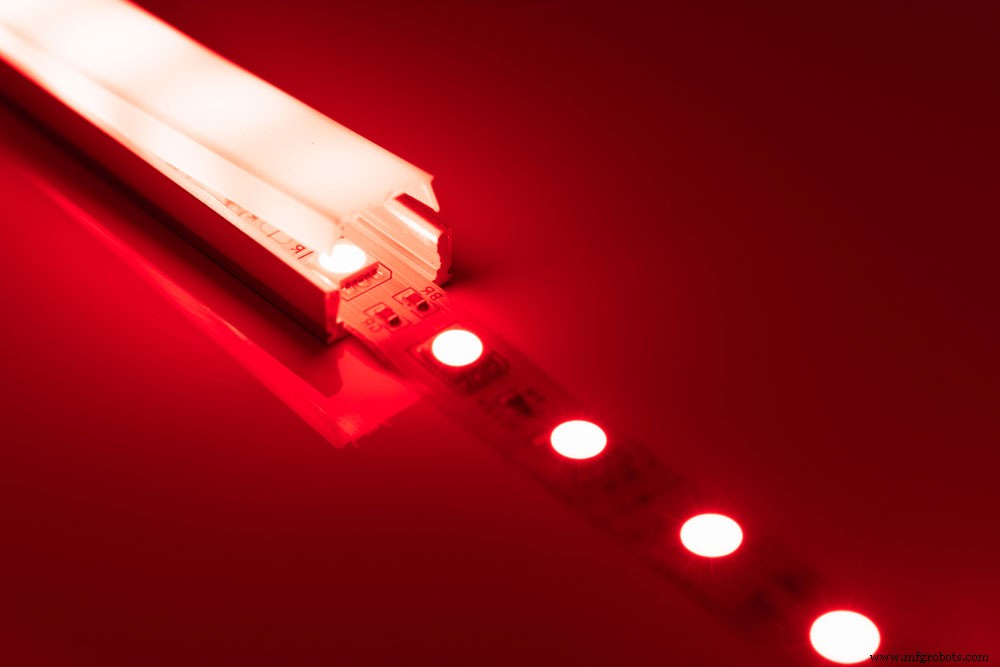 Diffuseurs pour bandeaux LED : distribution lumineuse uniforme et design optimal