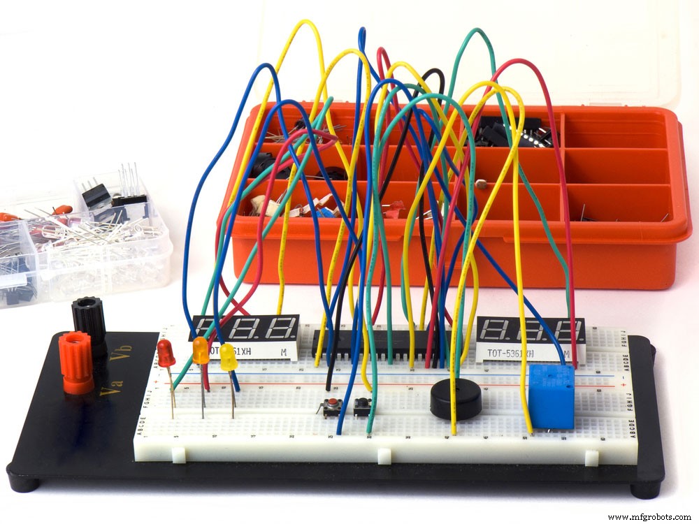 Maîtriser les connexions sur breadboard : guide pour débutants