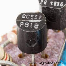 Transistor PNP BC558 : Caractéristiques, Brochage et Applications
