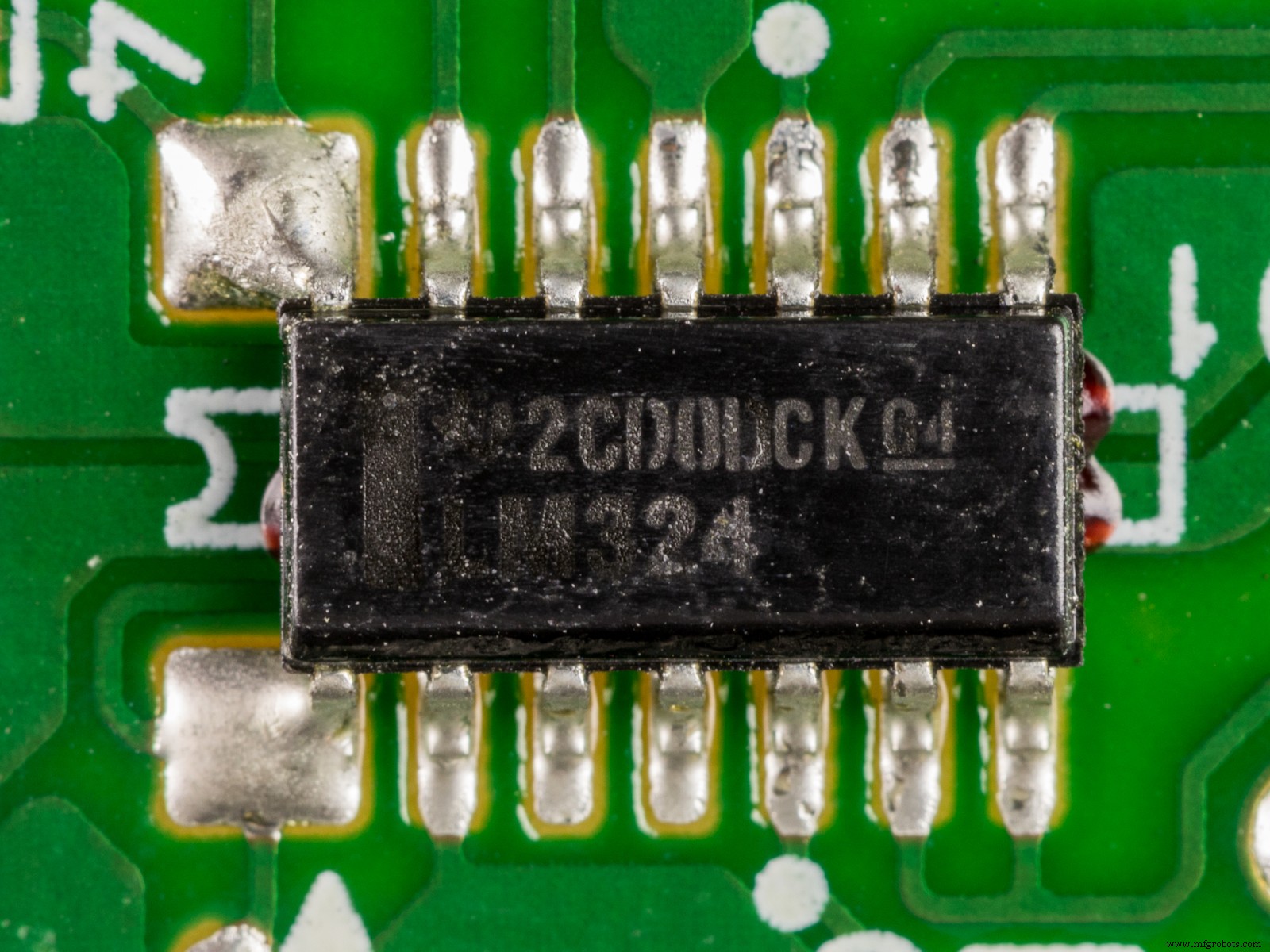 LM324 : Circuits Simplifiés, Projets, Spécifications et Guide de Brochage