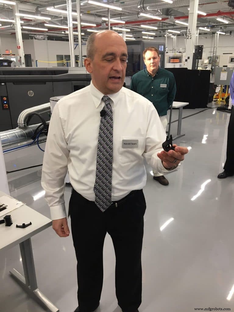 Comment les constructeurs automobiles améliorent la production avec robots collaboratifs et impression 3D