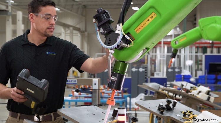 Comment les constructeurs automobiles améliorent la production avec robots collaboratifs et impression 3D