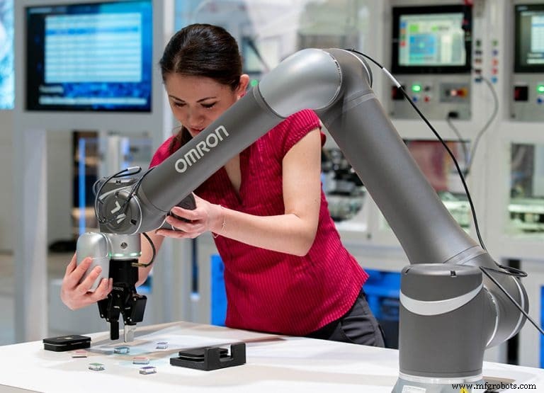 Comment les constructeurs automobiles améliorent la production avec robots collaboratifs et impression 3D