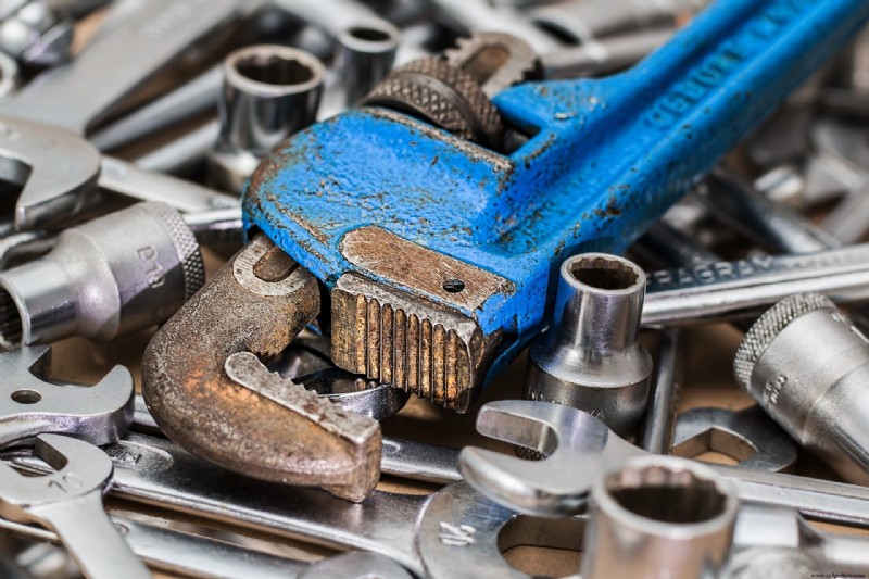Pourquoi choisir un prestataire de maintenance local booste la fiabilité de vos équipements hydrauliques