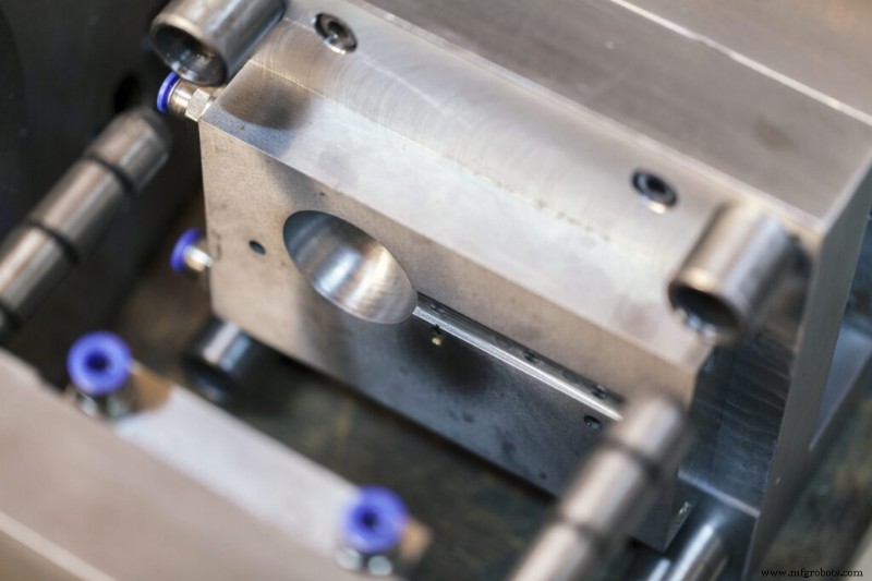 Moulage par injection de plastique : choix des matériaux et applications optimales