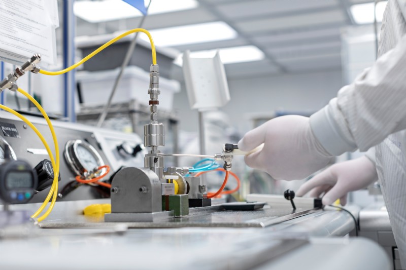 Fabrication de semi-conducteurs : le rôle crucial des services de support rapide