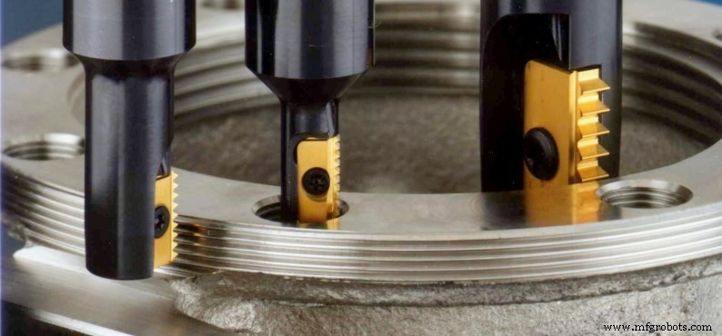 Trois techniques éprouvées de filetage sur centres d usinage CNC