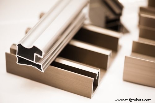 Aluminium anodisé expliqué : avantages, processus et réponses à 5 questions fréquentes
