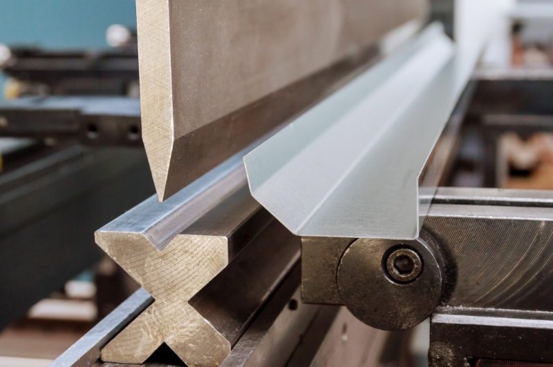Cintrage de métal : quand l appliquer pour une fabrication de précision