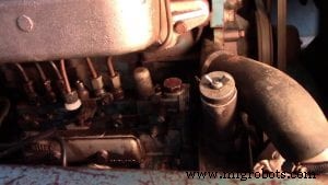 Guide étape par étape pour amorcer une pompe hydraulique de tracteur Ford