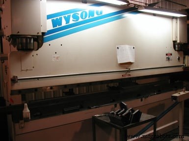 Presses plieuses laser : précision, rapidité et économies pour la fabrication métallique moderne